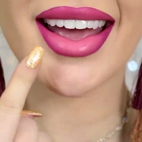 LABIAL MAGIC GLOW · Rojo